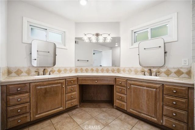 5335 Campo Road, Woodland Hills, CA 91364