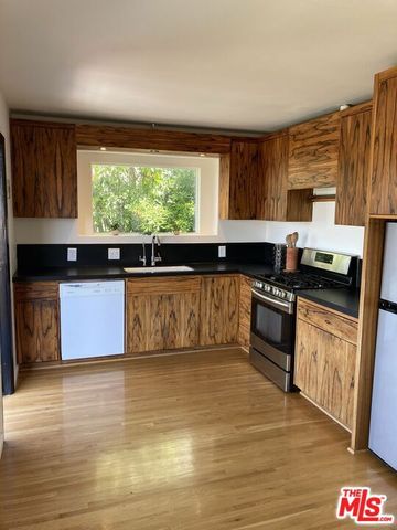 2035 Park Drive, Los Angeles, CA 90026