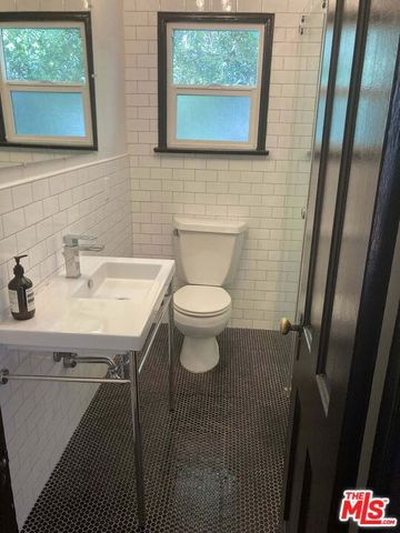 2035 Park Drive, Los Angeles, CA 90026