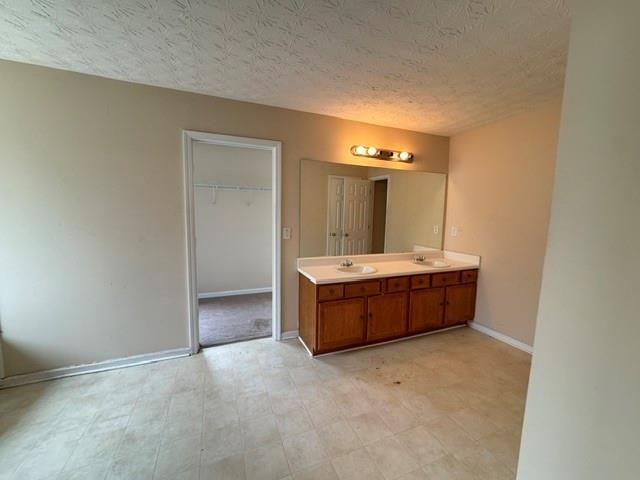 3159 Meadow Point Drive, Snellville, GA 30039