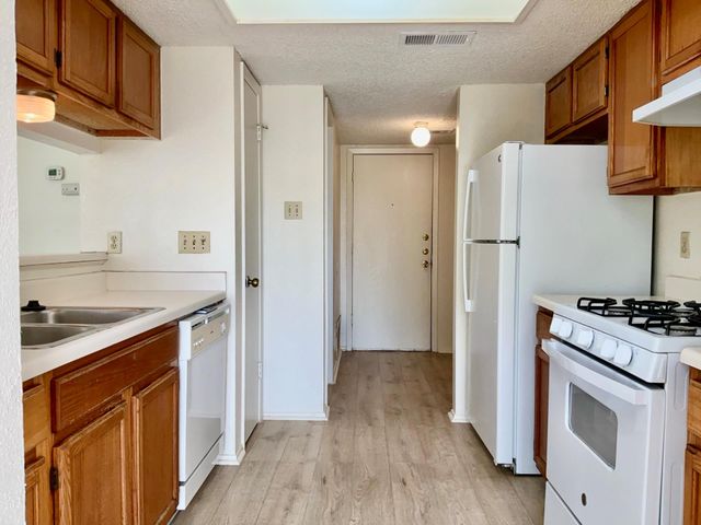 12120 Thompkins DR B, Austin, TX 78753