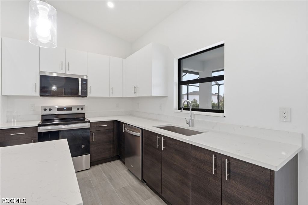 Image 11 of property listing at 1431 NW 17th AVE, Cape Coral, FL 33993