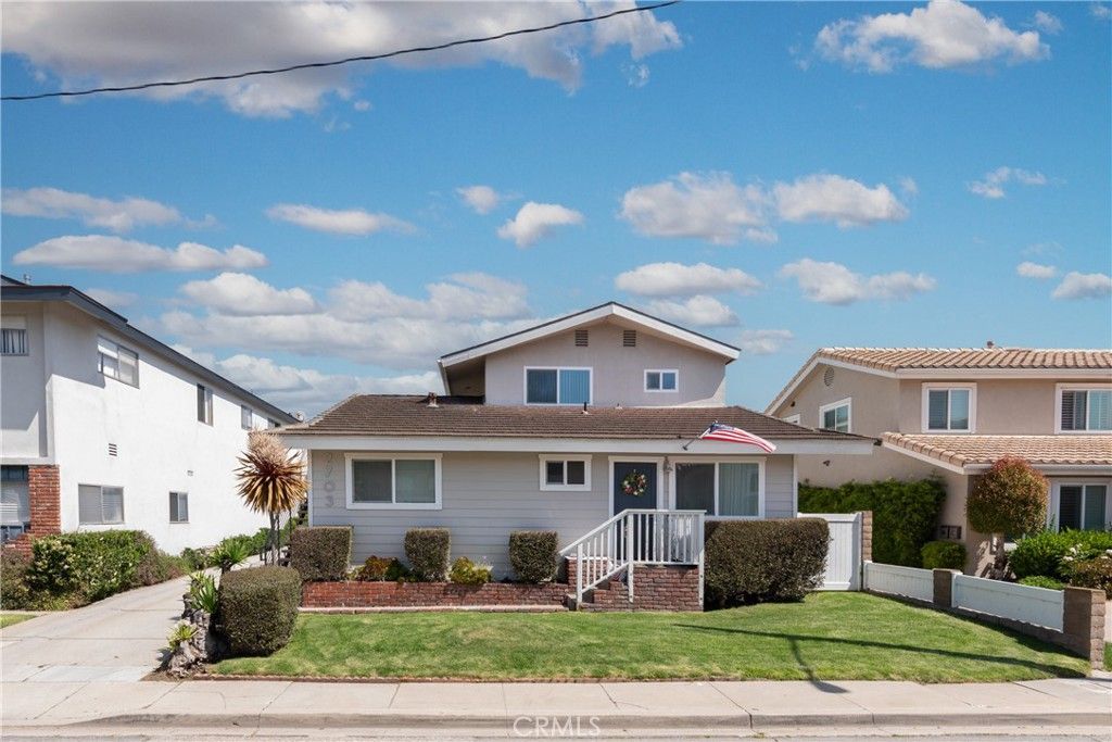 2703 Curtis Avenue E, Redondo Beach, CA 90278