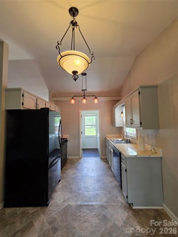 221 Auten Circle, Mount Holly, NC 28120