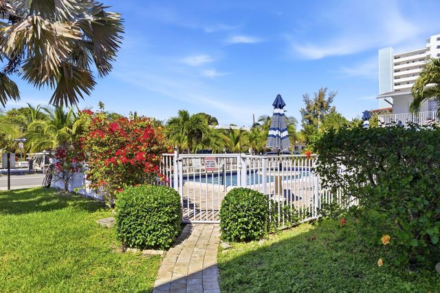 3232 CANAL Drive 14, Pompano Beach, FL 33062