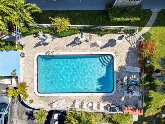 3232 CANAL Drive 14, Pompano Beach, FL 33062