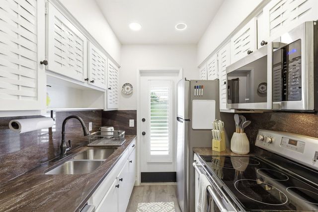3232 CANAL Drive 14, Pompano Beach, FL 33062