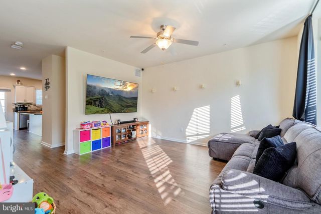 8335 DAYDREAM CRES, Pasadena, MD 21122