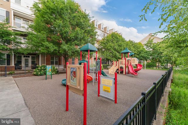 8335 DAYDREAM CRES, Pasadena, MD 21122