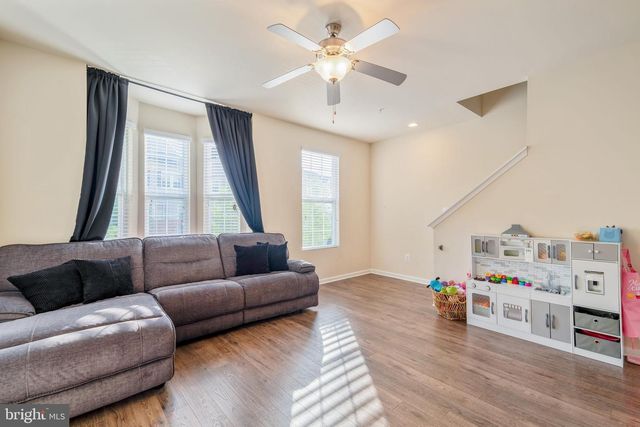 8335 DAYDREAM CRES, Pasadena, MD 21122