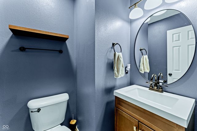 6911 Woodland Heights Drive, Avon, IN 46123