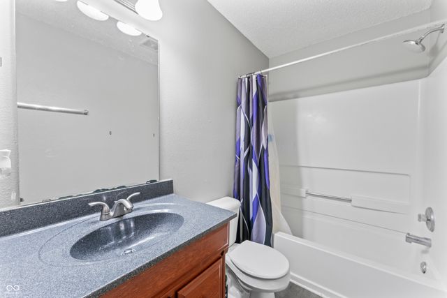 6911 Woodland Heights Drive, Avon, IN 46123