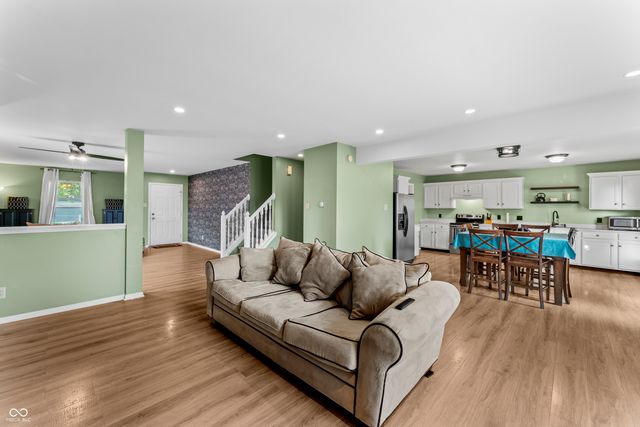 6911 Woodland Heights Drive, Avon, IN 46123