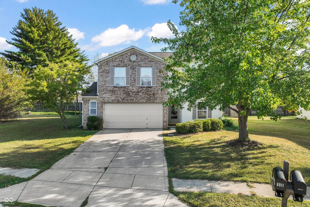 6911 Woodland Heights Drive, Avon, IN 46123