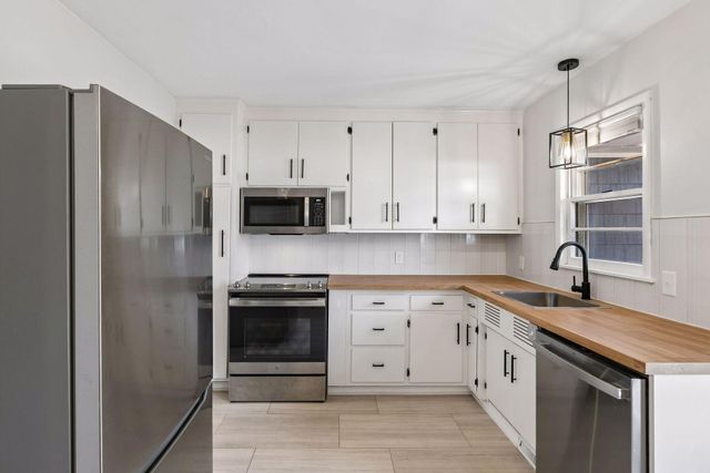 1257 Smith Avenue S, West Saint Paul, MN 55118