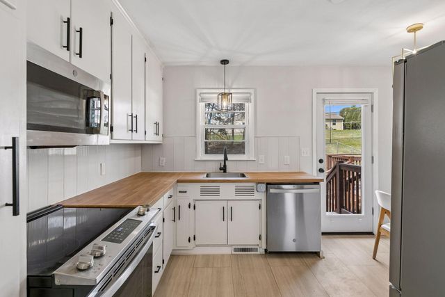 1257 Smith Avenue S, West Saint Paul, MN 55118