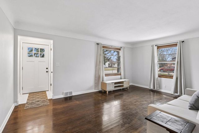 1257 Smith Avenue S, West Saint Paul, MN 55118