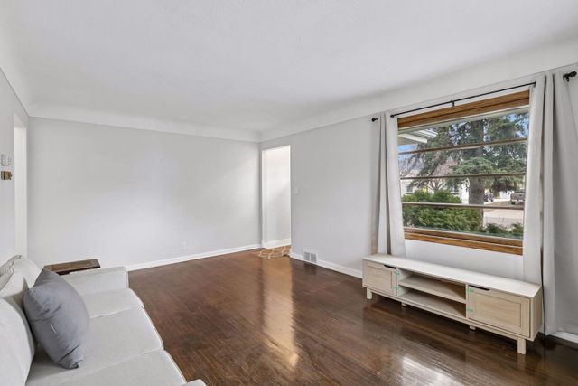 1257 Smith Avenue S, West Saint Paul, MN 55118