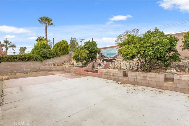 26252 Croydon St, Highland, CA 92346