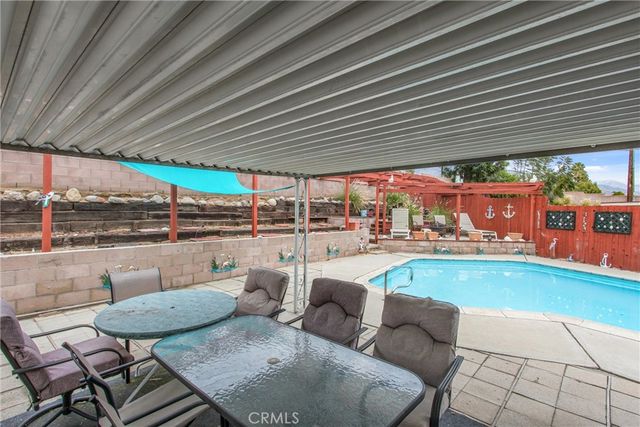 26252 Croydon St, Highland, CA 92346