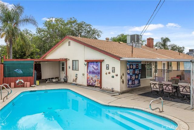 26252 Croydon St, Highland, CA 92346