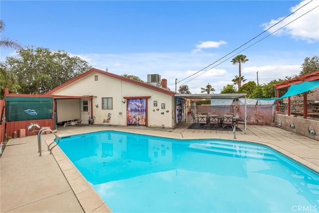 26252 Croydon St, Highland, CA 92346
