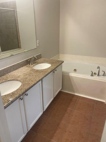 2811 Darby Brook Drive, Fresno, TX 77545