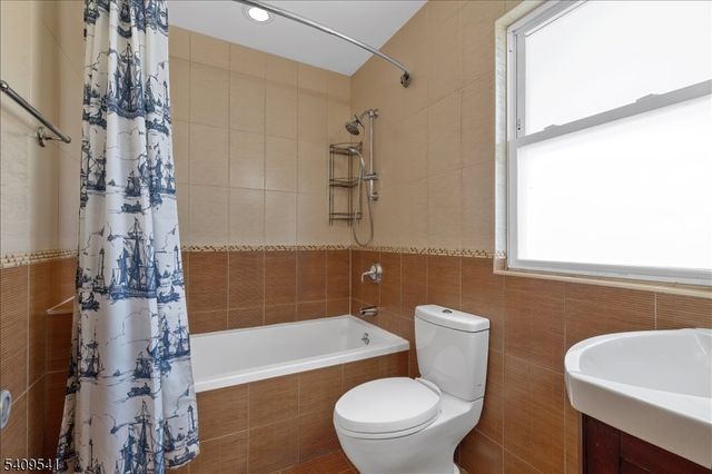 24 Rosalie St, Fair Lawn Boro, NJ 07410