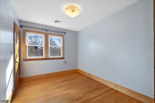 24 Rosalie St, Fair Lawn Boro, NJ 07410