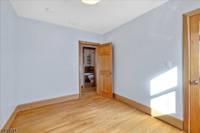 24 Rosalie St, Fair Lawn Boro, NJ 07410