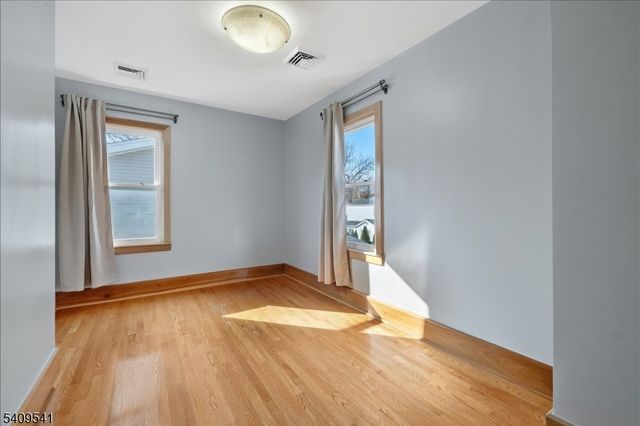 24 Rosalie St, Fair Lawn Boro, NJ 07410