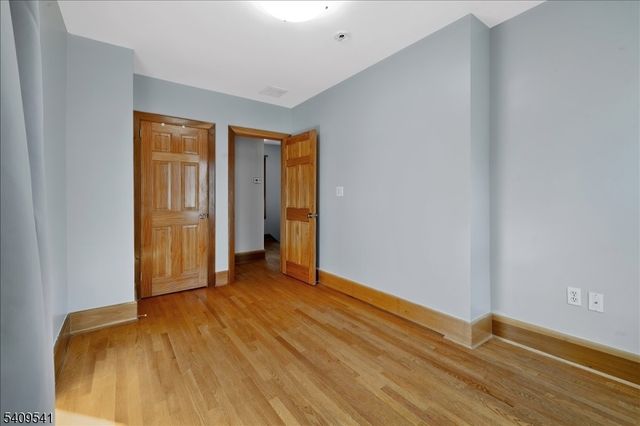 24 Rosalie St, Fair Lawn Boro, NJ 07410