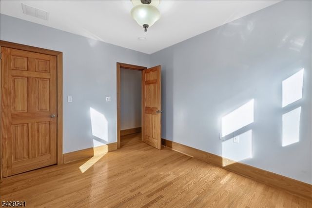 24 Rosalie St, Fair Lawn Boro, NJ 07410