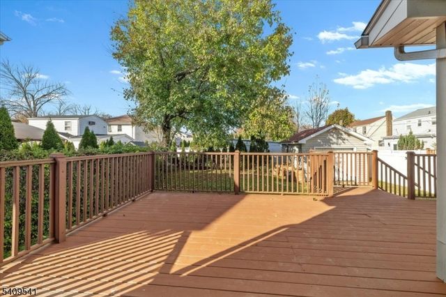 24 Rosalie St, Fair Lawn Boro, NJ 07410