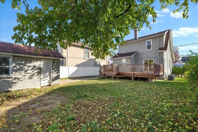 24 Rosalie St, Fair Lawn Boro, NJ 07410