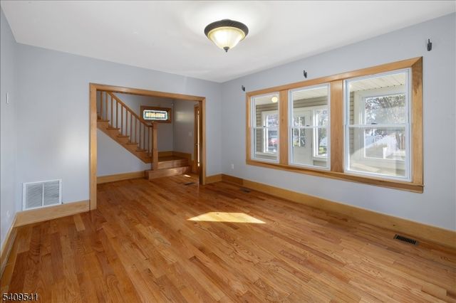 24 Rosalie St, Fair Lawn Boro, NJ 07410