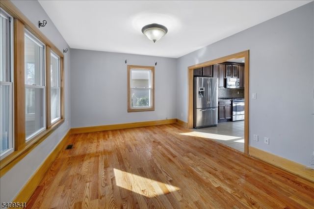 24 Rosalie St, Fair Lawn Boro, NJ 07410