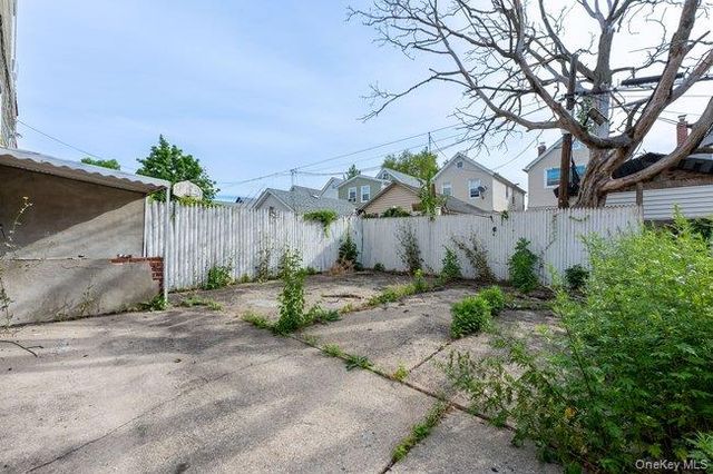 9035 198th Street, Hollis, NY 11423