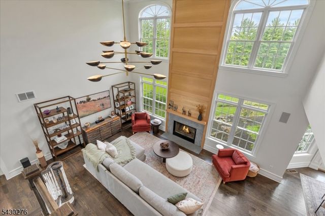 33 Still Hollow Rd, Tewksbury Twp., NJ 08833