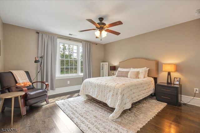 33 Still Hollow Rd, Tewksbury Twp., NJ 08833