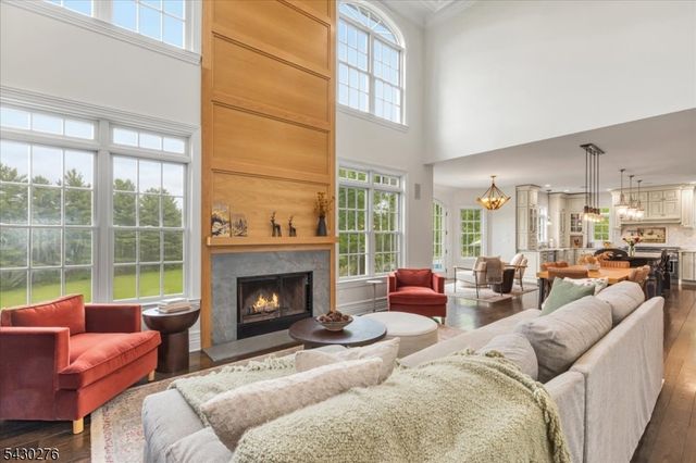 33 Still Hollow Rd, Tewksbury Twp., NJ 08833