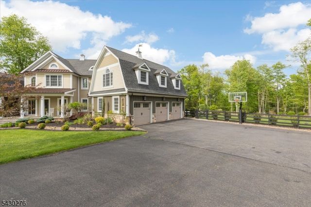 33 Still Hollow Rd, Tewksbury Twp., NJ 08833