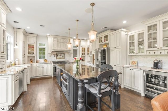 33 Still Hollow Rd, Tewksbury Twp., NJ 08833