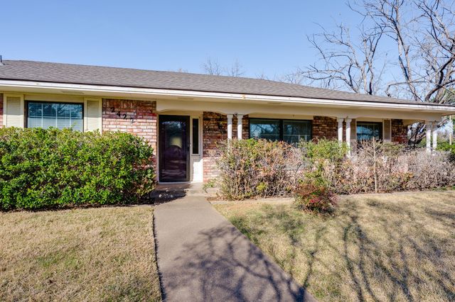 2422 Nottingham Place, Grand Prairie, TX 75050