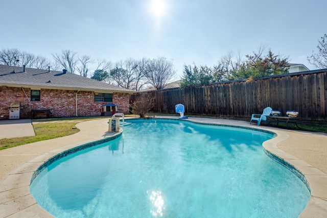 2422 Nottingham Place, Grand Prairie, TX 75050