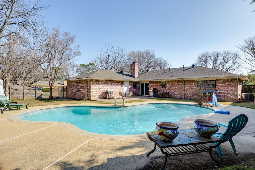 2422 Nottingham Place, Grand Prairie, TX 75050