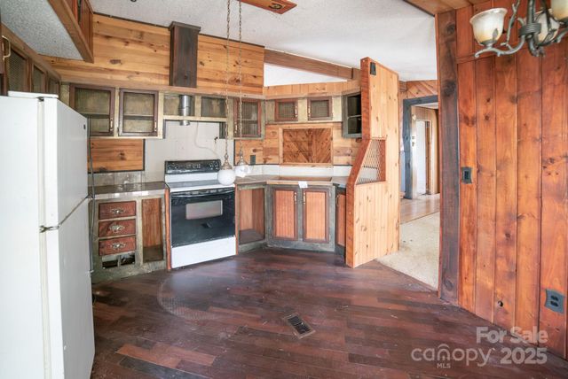 2258 Sweet Maple Place, Lenoir, NC 28645