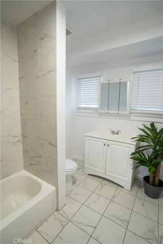 932 Walnut, Long Beach, CA 90813