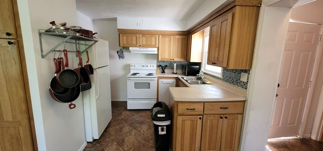 1727-1729 Sunnyside Drive, Kalamazoo, MI 49048