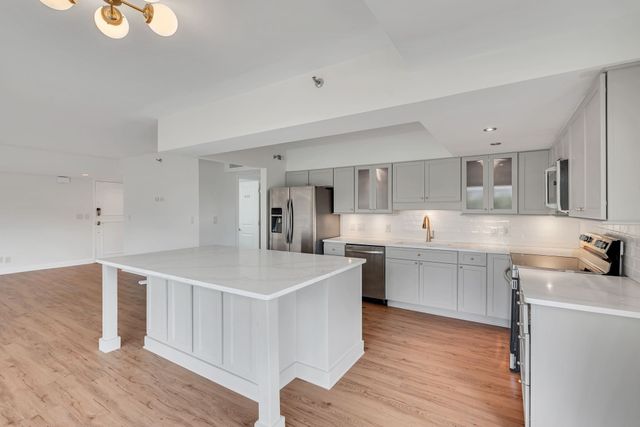 900 19th Ave S Apt 508, Nashville, TN 37212